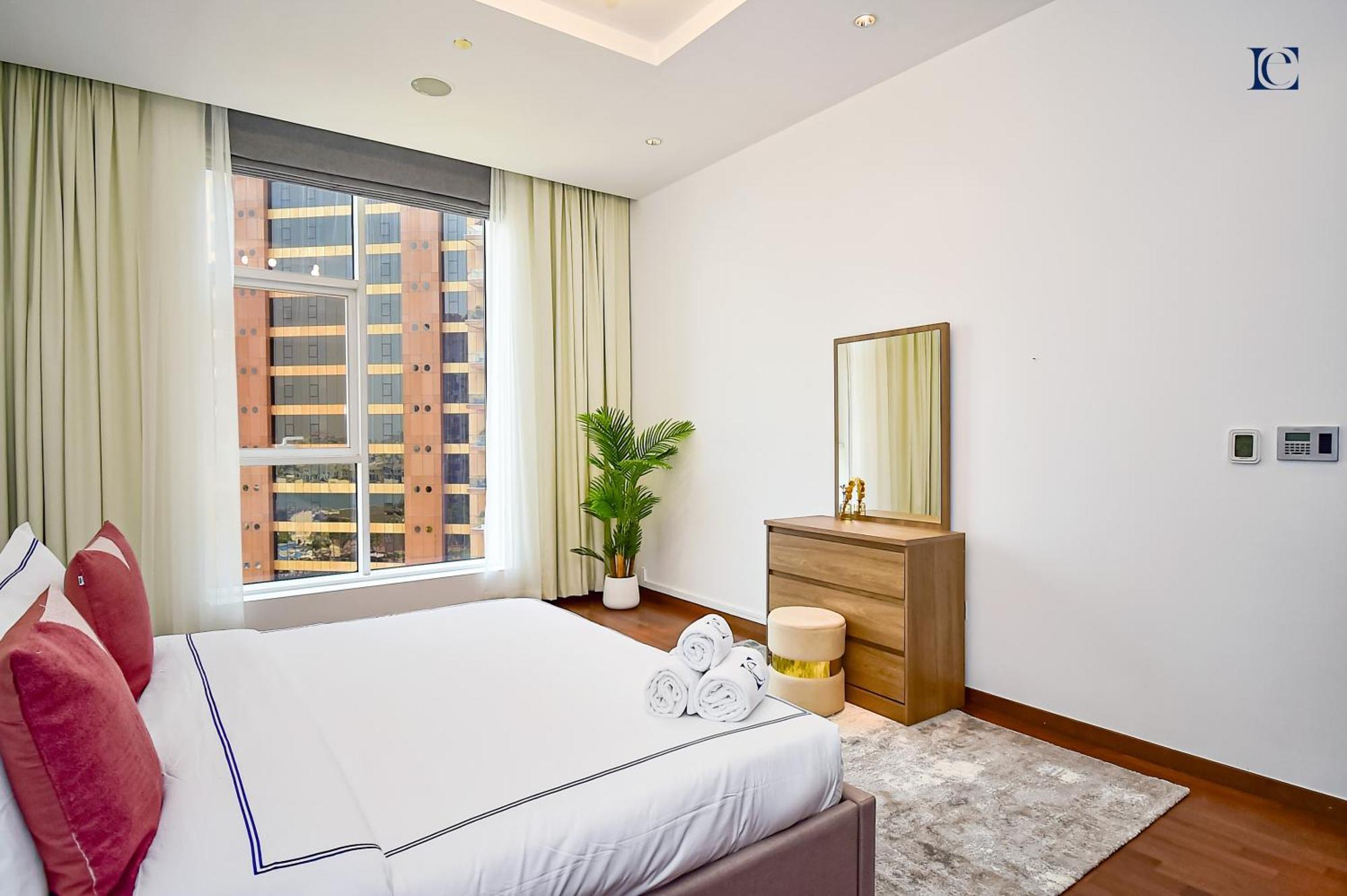 Luxury Escapes - Ocean-view Retreat 1-bedroom At Tiara Palm Dubai